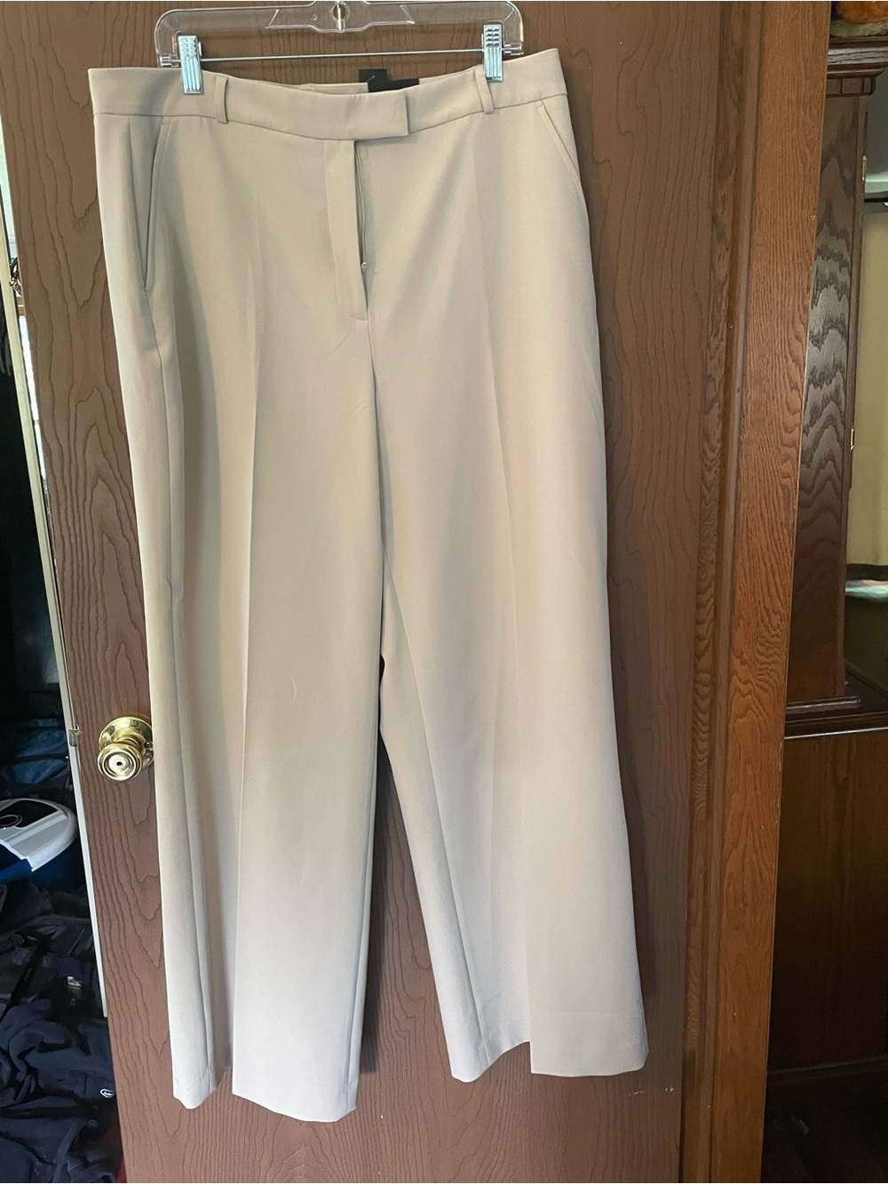 WHBM Luna wide leg dress pant. Size 16 new with tags.
